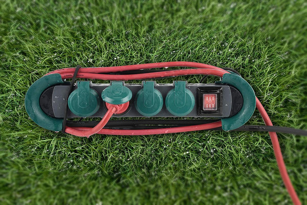Bloc Multiprises Étanche Professionnel avec Enrouleur de câble, 4 Prises 16A, Câble en Caoutchouc 4m, H07RN-F 3G1,5 mm², IP44